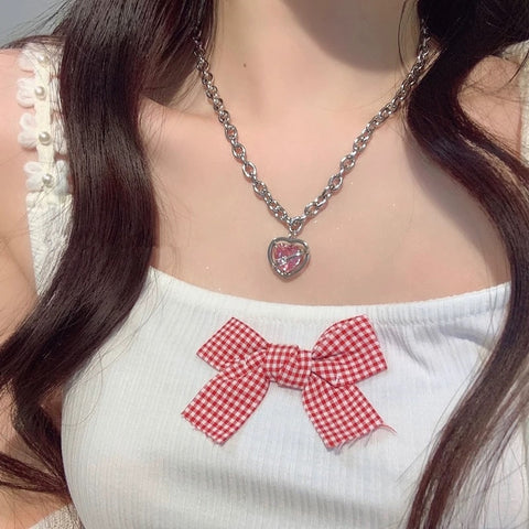 E-Girl-Halsband in Silberfarbe mit synthetischem rosa Saphirstein