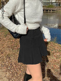Kurze schwarze minimalistische koreanische Rock
