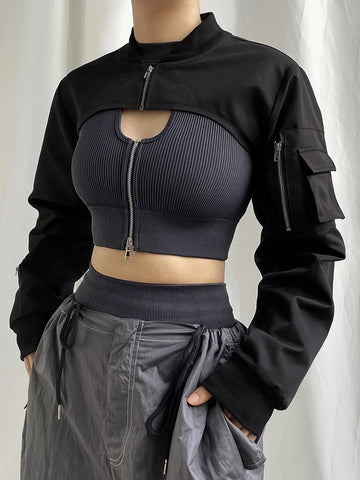 Trendige Techwear Crop-Jacke in Schwarz mit Reißverschluss und Tasche