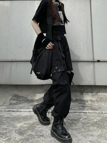 Damen Techwear-Cargohose mit Oversize-Taschen im Gothic-Stil