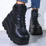 Weiße Plateau-Stiefel im Gothic-Stil mit Chunky Absatz