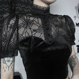 Gothic-Top mit faszinierendem Spitzen-Desig