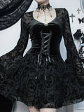 Gothic Ruffle Mini Kleid mit V-Ausschnit