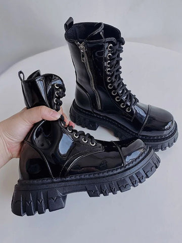 Gothic Biker Combat Boots für Damen Elegante Kurzschuhe im glänzenden Schwarz