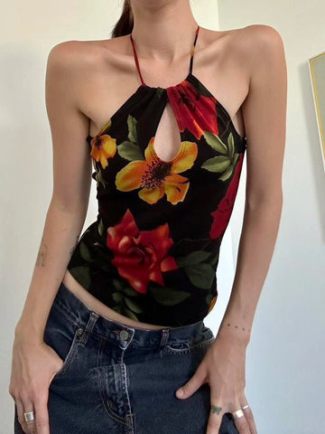 Florales Halterneck-Top im Soft-Girl Style mit Rückenbindung