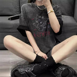 Kawaii Goth T-Shirt für Damen  Einzigartiger Anime Grafik look