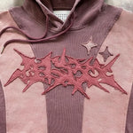 Gothic Hoodie mit Sternen-Patch und Flammenärmeln