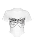 Weißes Crop-Top mit schwarzem Gothic Letter Print