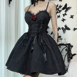 Schwarzes gothisches Kleid, figurbetont