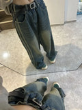 Y2K High Waist Jean im Streetwear-Look mit weitem Bein