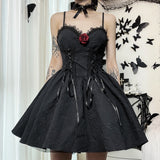 Schwarzes gothisches Kleid, figurbetont