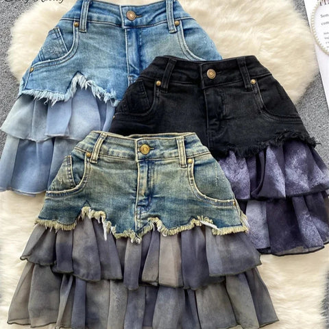 Verführerischer Mini Rock mit Rüsche Vintage Denim und Chiffon für einen einzigartigen Look