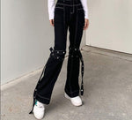 E-girl schwarze ausgestellte Hose mit Riemen