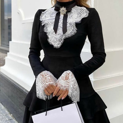 Schwarz-Weißer Victoriansicher Gothic kleid