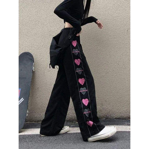 e-girl Oversize-Hose schwarz mit rosa Herzen