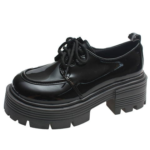 Schwarze Damen-Plateau-Schuhe aus veganem Leder im Grunge-Look