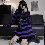 Gestreifter Pullover schwarz und violett